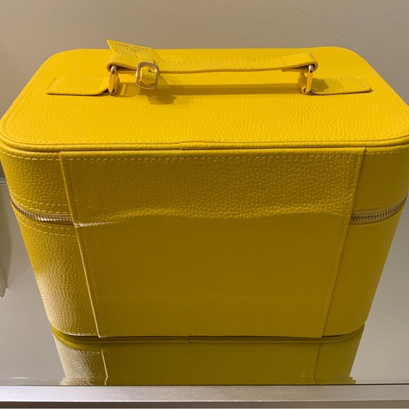 Truly yellow Beauty case brand new - Picture 3 of 15
